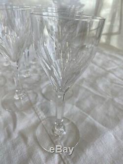 10 verres à vin en cristal St Louis modèle Bristol Estampillé Hauteur 15 Cm