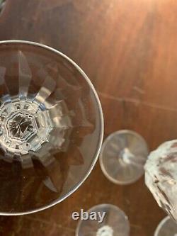 10 verres a vin modèle en cristal de Saint Louis (prix à la pièce)