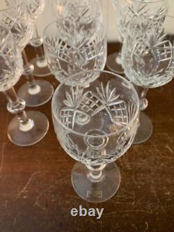 10 verres à vin taillé modèle gravé cristal de Saint Louis (prix à la pièce)