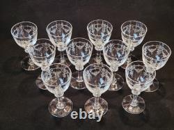 11 Verres À Porto Ou Liqueur En Cristal Gravé Saint Louis / Baccarat
