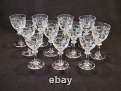 11 Verres À Porto Ou Liqueur En Cristal Gravé Saint Louis / Baccarat