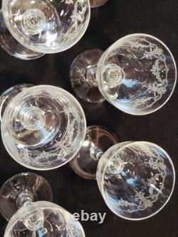 11 Verres À Porto Ou Liqueur En Cristal Gravé Saint Louis / Baccarat