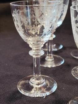 11 Verres À Porto Ou Liqueur En Cristal Gravé Saint Louis / Baccarat