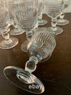 11 verres à vin modèle cristal de Saint Louis (prix à la pièce)