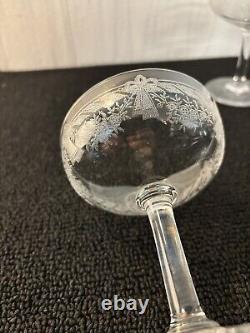 12 coupes à champagne modèle guirlande cristal de Saint Louis (prix à la pièce)