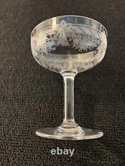 12 coupes à champagne modèle guirlande cristal de Saint Louis (prix à la pièce)