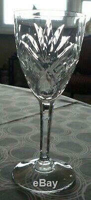 12 verres à vin, modèle Chantilly, cristal taillé Saint-Louis