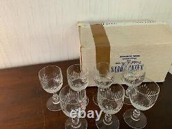 12 verres à vin rouge modèle Liane en cristal de Saint Louis (prix à la pièce)