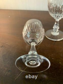 12 verres à vin rouge modèle Liane en cristal de Saint Louis (prix à la pièce)