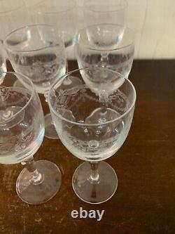 12 verres vin gravé en cristal de Saint Louis (prix à la pièce)