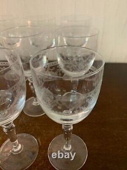 12 verres vin gravé en cristal de Saint Louis (prix à la pièce)