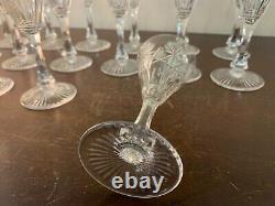 15 verres à vin rouge modèle taillé épi cristal de Saint Louis (prix à la pièce)