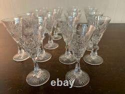 18 verres à liqueur modèle taillé épi cristal de Saint Louis (prix à la pièce)
