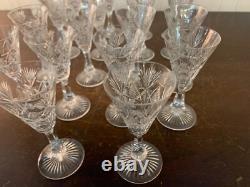 18 verres à liqueur modèle taillé épi cristal de Saint Louis (prix à la pièce)
