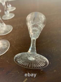 18 verres à liqueur modèle taillé épi cristal de Saint Louis (prix à la pièce)