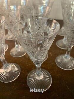 18 verres à vin blanc modèle taillé épi cristal de Saint Louis (prix à la pièce)