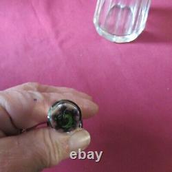 1 carafe à liqueur de couleur verte en cristal de saint louis ou baccarat