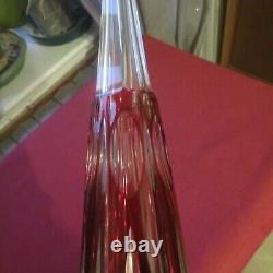 1 carafe a vin couleur rouge en cristal de saint louis taillé