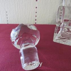 1 carafe à whisky carré en cristal de saint louis modèle à Manhattan