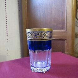1 verre gobelet a thé de couleur bleu cristal de saint louis decor or