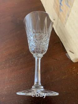 23 verres à vin blanc modèle Tarn en cristal de Saint Louis (prix à la pièce)