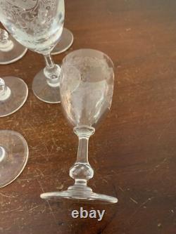 40 verres à vin rouge modèle Cléo en cristal de Saint Louis (prix à la pièce)