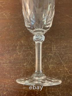 5 verres à vin taillé en cristal de Saint Louis (prix à la pièce)modèle2