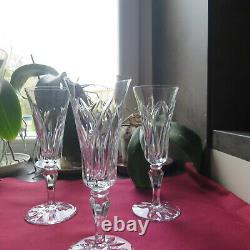 6 flûtes à champagne en cristal de saint louis modèle Camargue signé H 18,4 cm