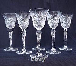 6 verres à porto cristal de St Louis, modèle très finement taillé signés 15,6cm
