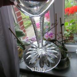 6 verres à vin blanc en cristal saint louis ou baccarat richement taillé H 13,5