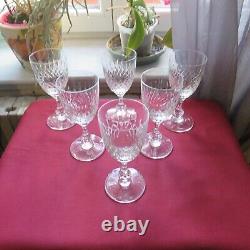 6 verres a vin cristal de saint louis signé modèle Messine H 13 cm
