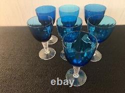 7 verres à vin bleu modèle grand lieu cristal de Saint Louis (prix à la pièce)