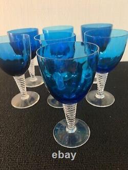 7 verres à vin bleu modèle grand lieu cristal de Saint Louis (prix à la pièce)
