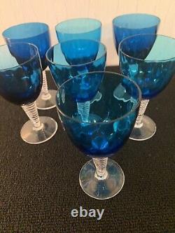 7 verres à vin bleu modèle grand lieu cristal de Saint Louis (prix à la pièce)