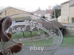 8 verres a eau gravé en cristal de Baccarat Saint louis