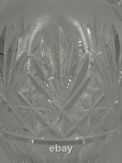 Aiguière Saint-Louis en cristal taillé avec bouchon Aiguière Saint-Louis en cristal taillé avec bouchon