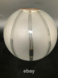 Ancien Globe Lampe Petrole Cristal Gravé Baccarat Saint Louis
