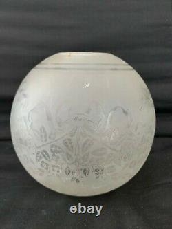 Ancien globe de lampe a pétrole cristal gravé à l'acide Saint louis tulipe