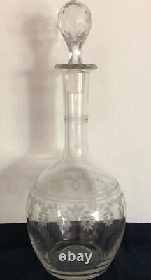 Ancienne carafe en cristal gravé Baccarat St Louis