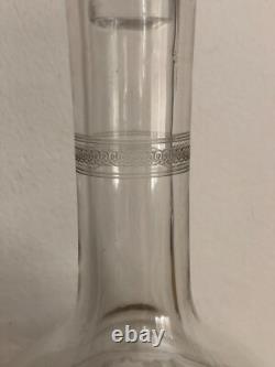 Ancienne carafe en cristal gravé Baccarat St Louis