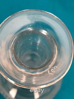 Ancienne carafe en cristal gravé Baccarat St Louis