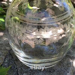 Ancienne carafe en cristal gravé Baccarat St Louis