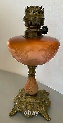 Ancienne lampe a pétrole cristal gravé à l'acide Saint louis