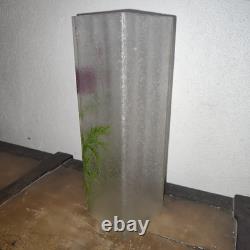 Beau vase Art Nouveau au chardon en Cristal Baccarat ou Saint Louis dégagé