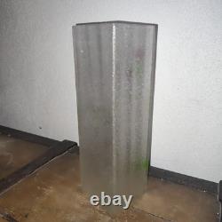 Beau vase Art Nouveau au chardon en Cristal Baccarat ou Saint Louis dégagé