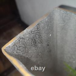 Beau vase Art Nouveau au chardon en Cristal Baccarat ou Saint Louis dégagé