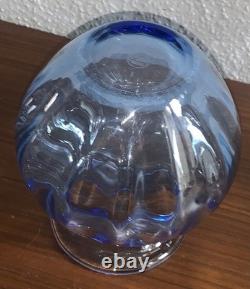 Beau vase boule bleu en cristal de Saint Louis signé