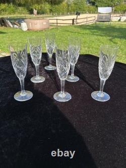Belle Serie De 6 Flutes A Champagne En Cristal De Saint Louis Modele Chantilly