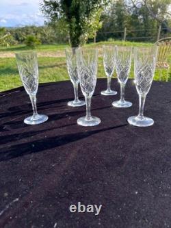 Belle Serie De 6 Flutes A Champagne En Cristal De Saint Louis Modele Chantilly