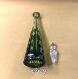 Belle carafe en cristal overlay SAINT LOUIS doublé VERT 33 cm (couleurs verre)
